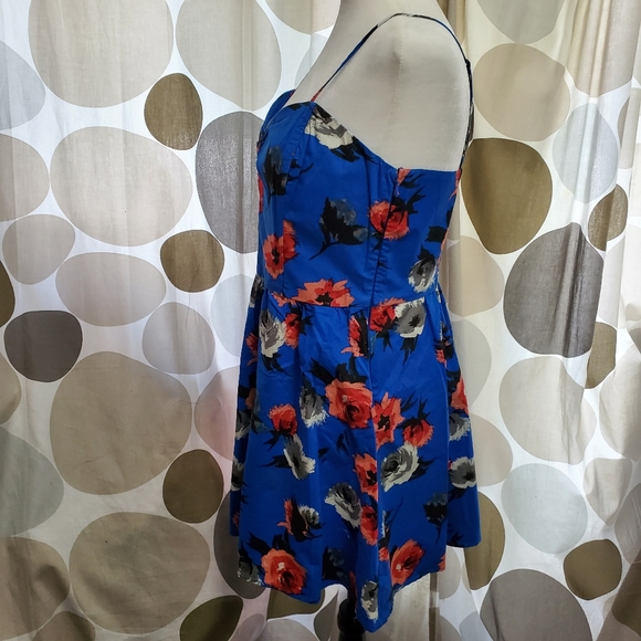 Royal blue, red, pink, black & white flower Dress - Picture 2 of 4